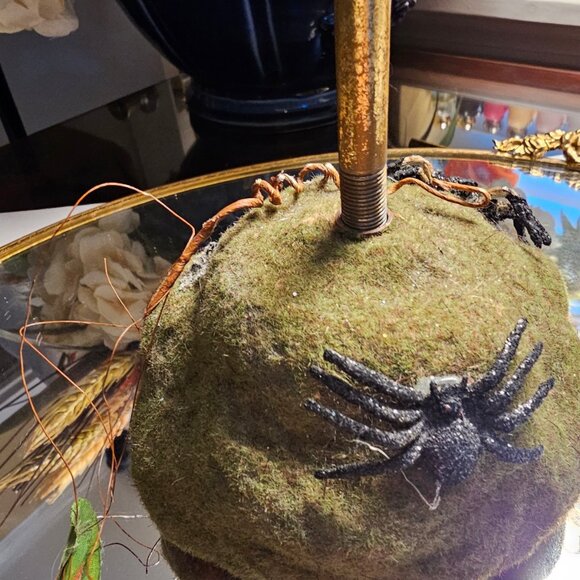 Mark Roberts Witch Stand, Large 20″ - Picture 3 of 6